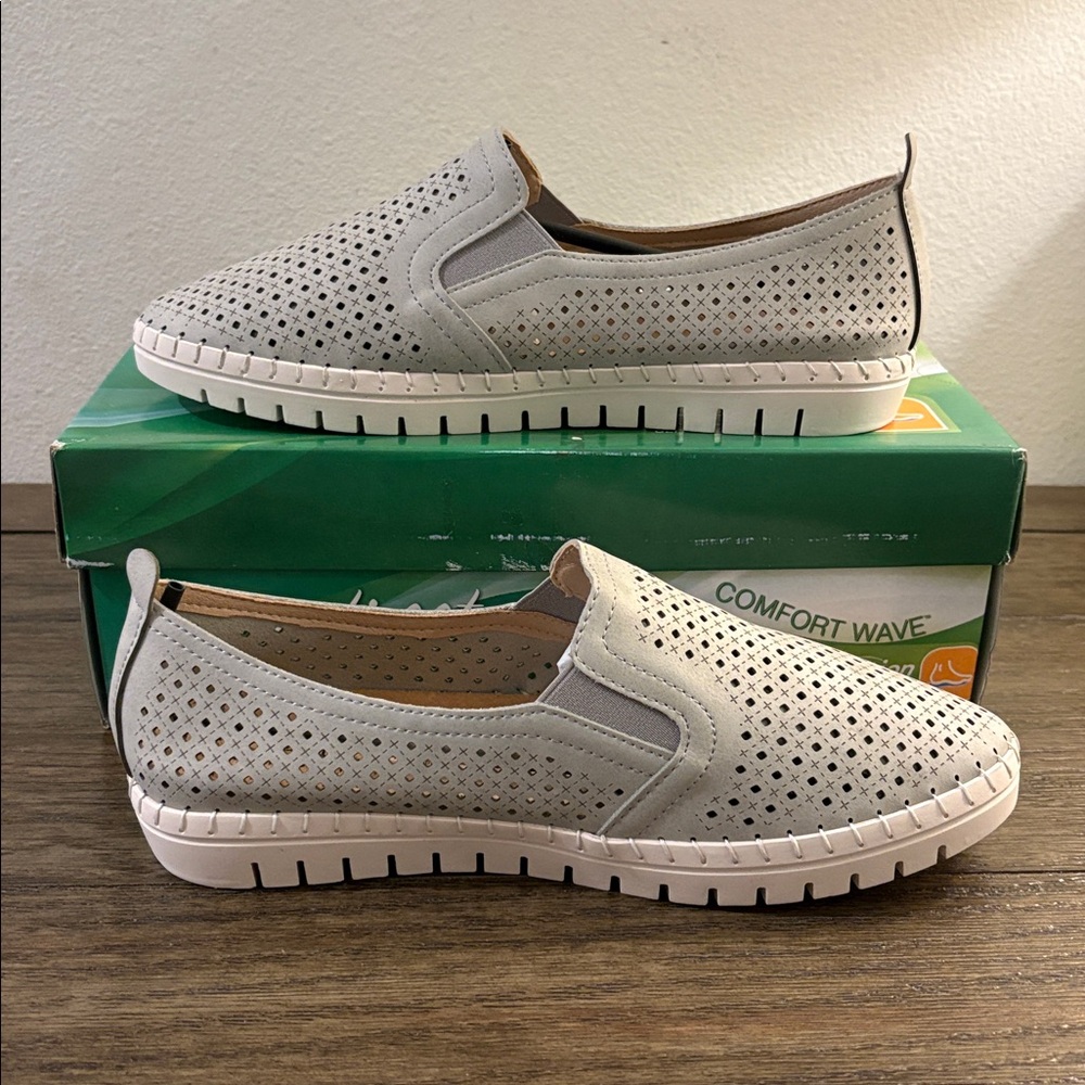 NIB [Easy Street] Fresh Slip On Perforated Gray Loafers Sneakers Women's 8.5 W - Picture 5 of 12